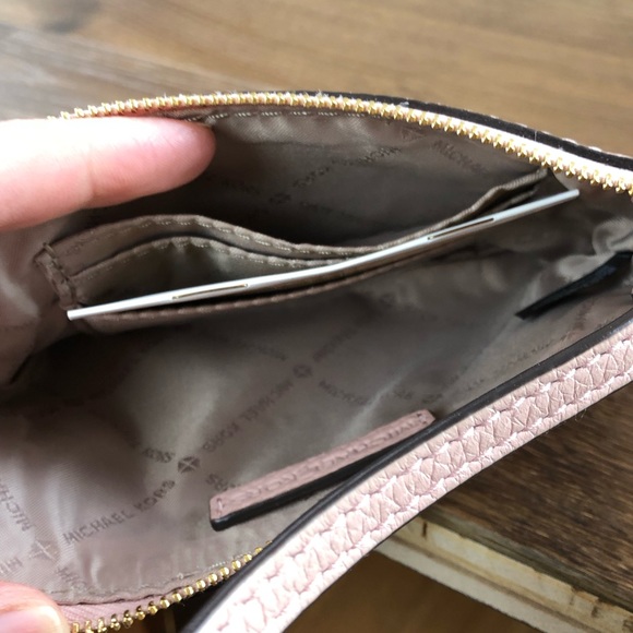 NWT Michael Kors Fulton wristlet wallet - Picture 3 of 6